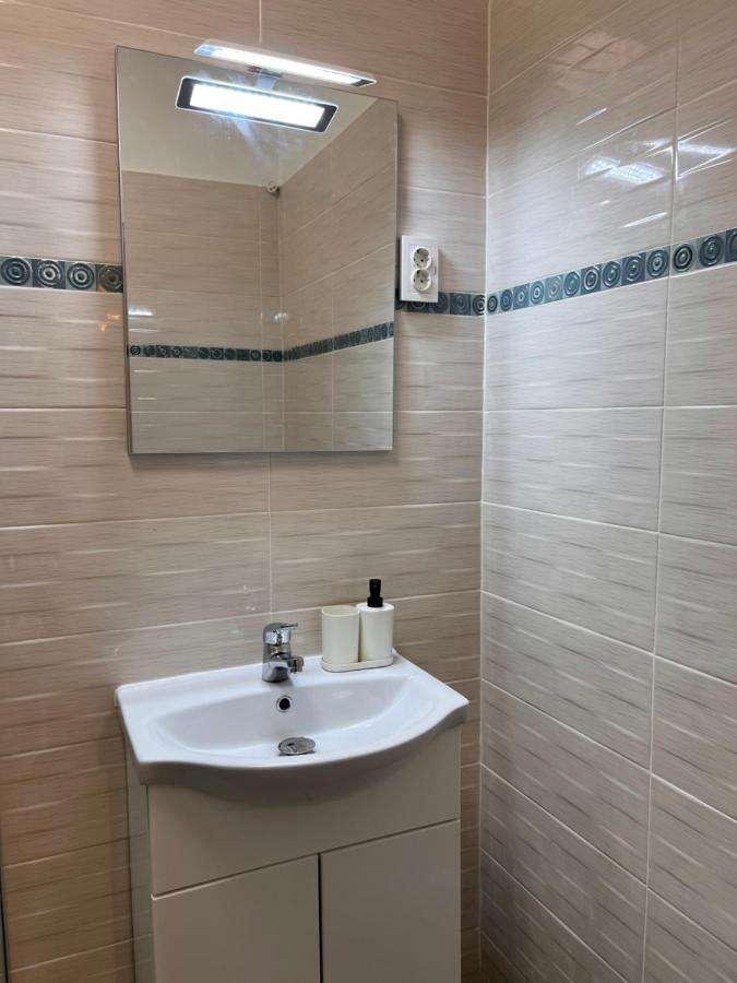 Emi Apartaments Букурещ Екстериор снимка